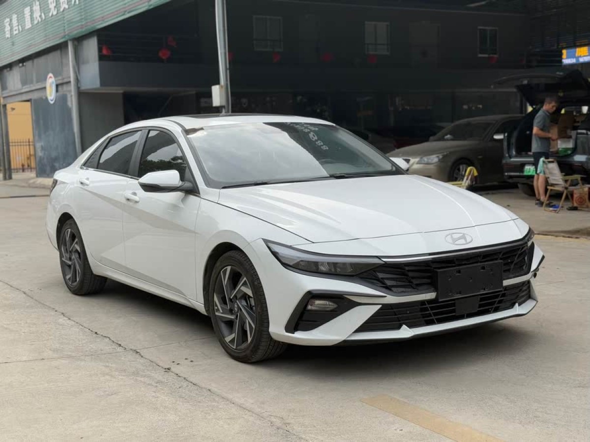現(xiàn)代 伊蘭特  2023款 1.5L CVT GLX精英版圖片