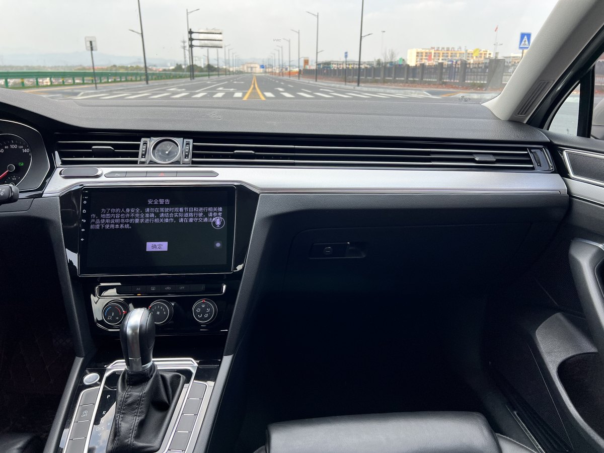 大眾 邁騰  2019款  330TSI DSG 領(lǐng)先型 國(guó)VI圖片