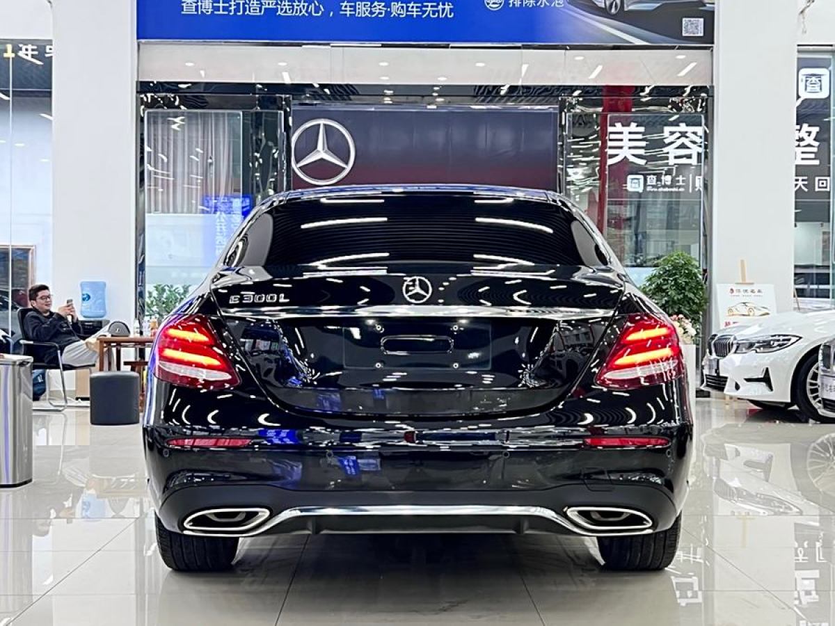 奔馳 奔馳E級  2019款 改款 E 300 L 時尚型圖片