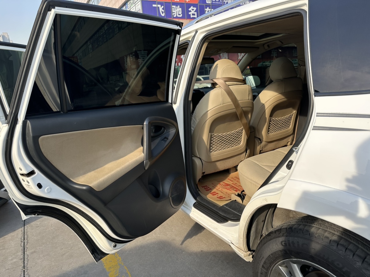 豐田 RAV4榮放  2013款 2.0L CVT四驅(qū)新銳版圖片