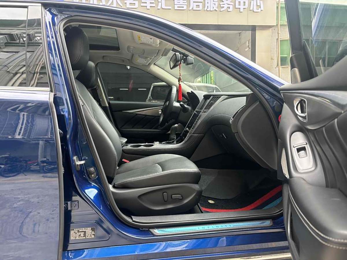 英菲尼迪 Q50L  2022款 2.0T 進(jìn)享版圖片