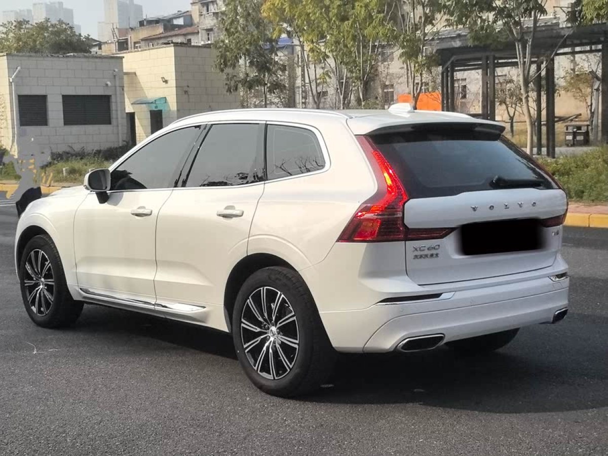 沃爾沃 XC60  2021款 T5 四驅(qū)智遠豪華版圖片