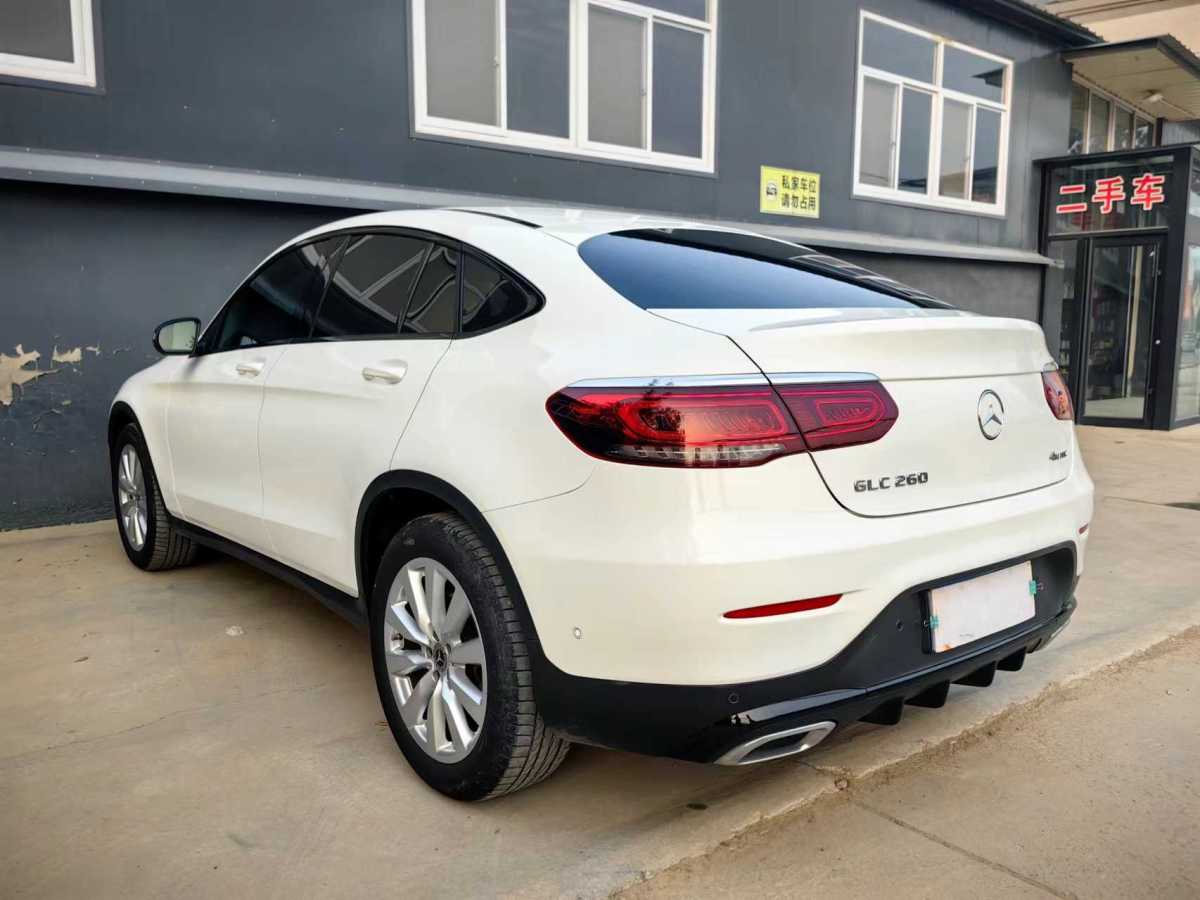 2021年3月奔馳 奔馳GLC  2021款 GLC 260 4MATIC 轎跑SUV