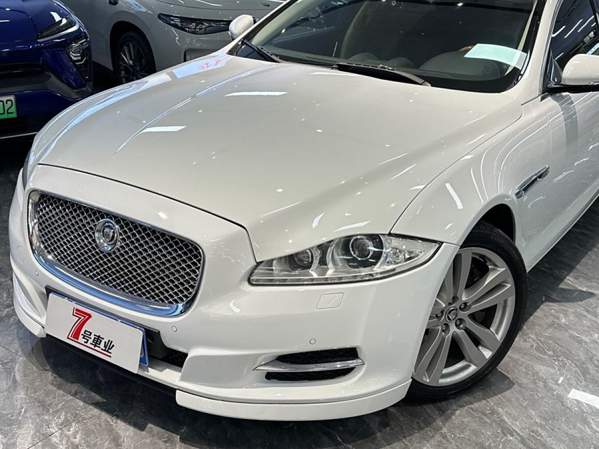 捷豹 XJ  2012款 XJL 3.0 全景商務(wù)版圖片