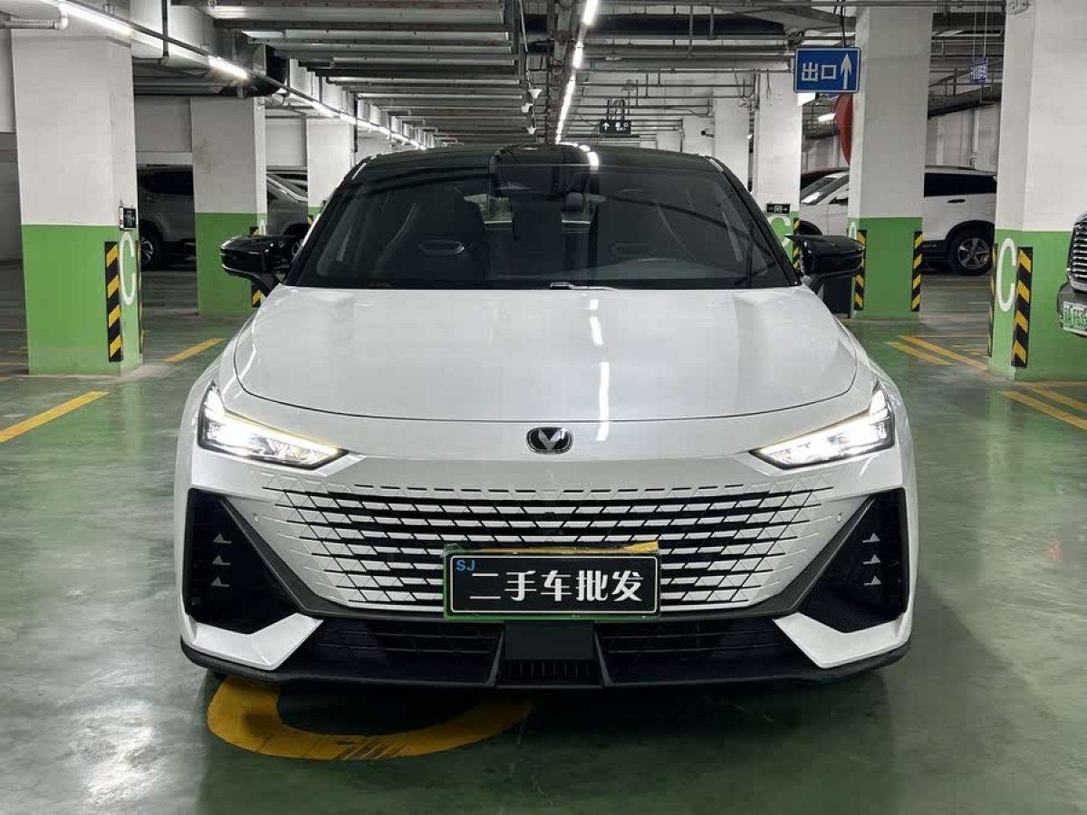 長安 長安UNI-V  2023款 1.5T 尊貴型圖片