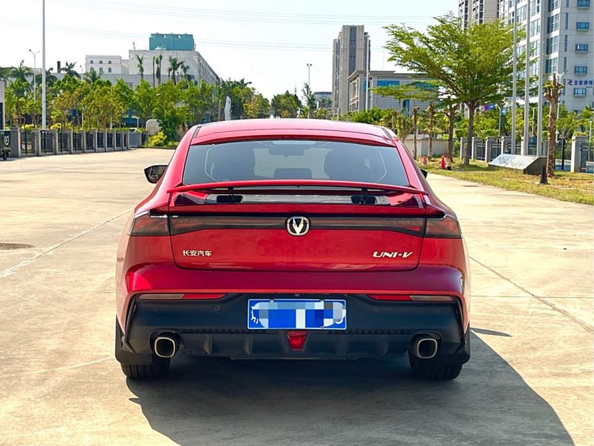 長(zhǎng)安 長(zhǎng)安UNI-V  2022款 1.5T 智慧領(lǐng)航型圖片