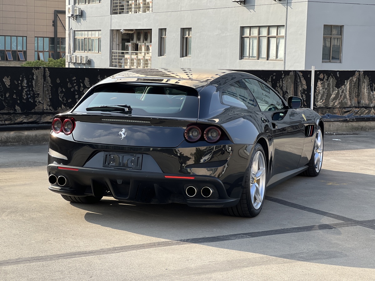 法拉利 gtc4lusso 2017款 3.9t v8图片