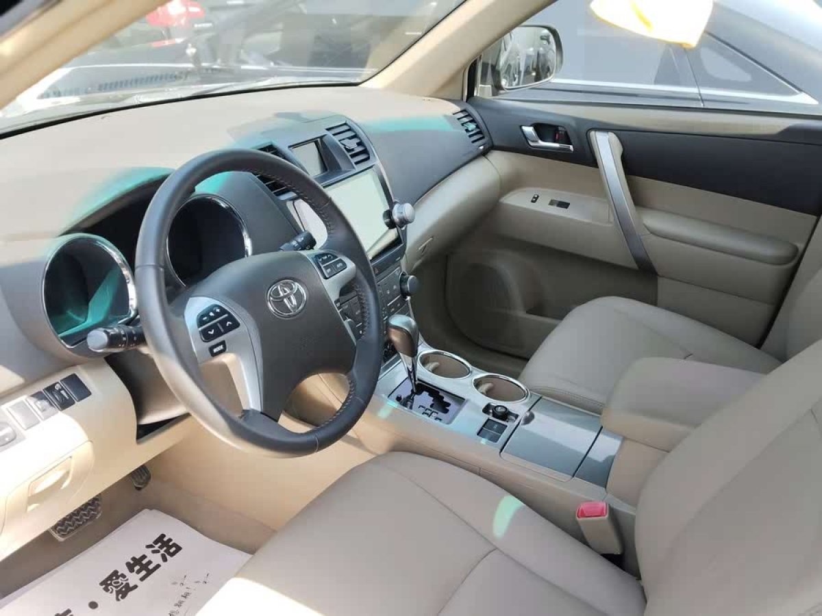 豐田 漢蘭達(dá)  2013款 2.7L 兩驅(qū)7座紫金版圖片