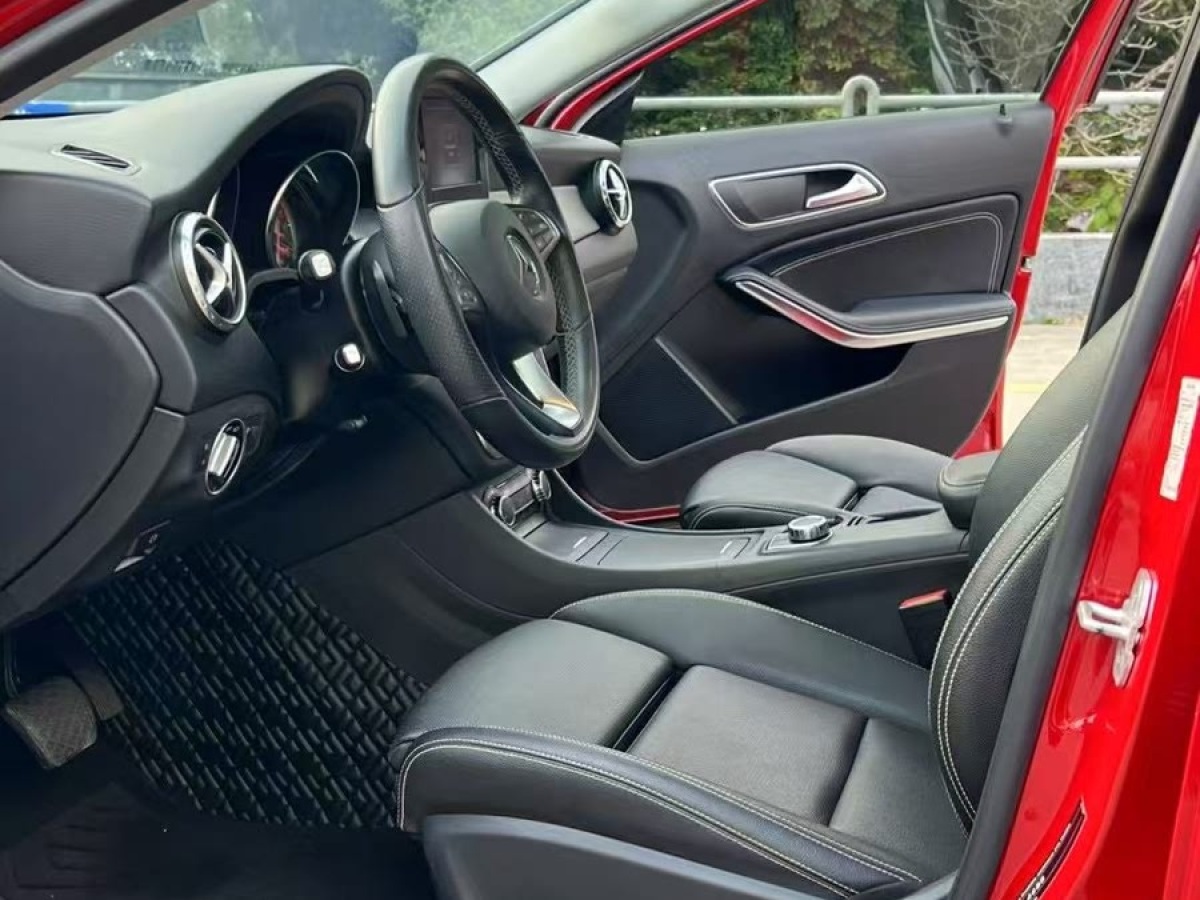 奔馳 奔馳GLA  2015款 GLA 220 4MATIC 時尚型圖片