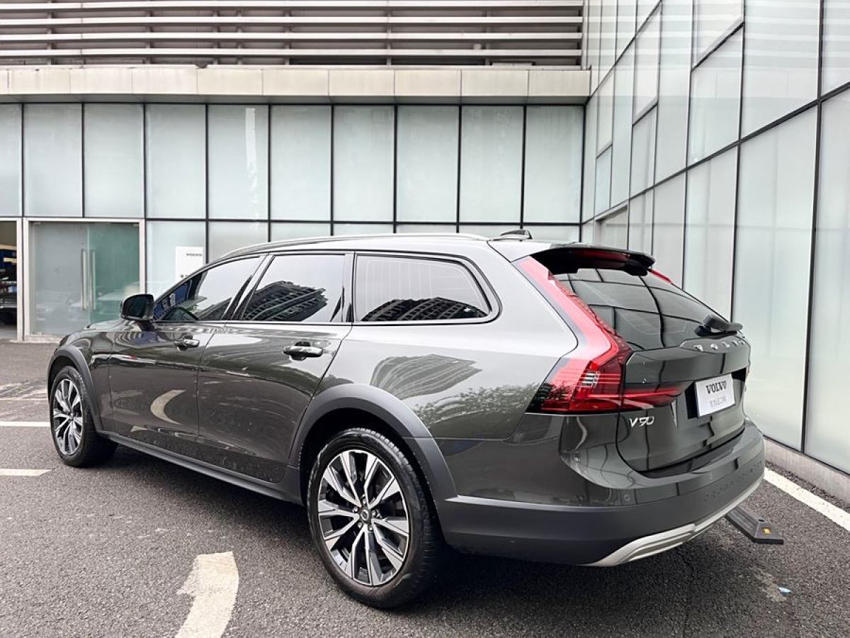 2021年8月沃爾沃 V90  2023款 Cross Country B5 AWD 智遠(yuǎn)版