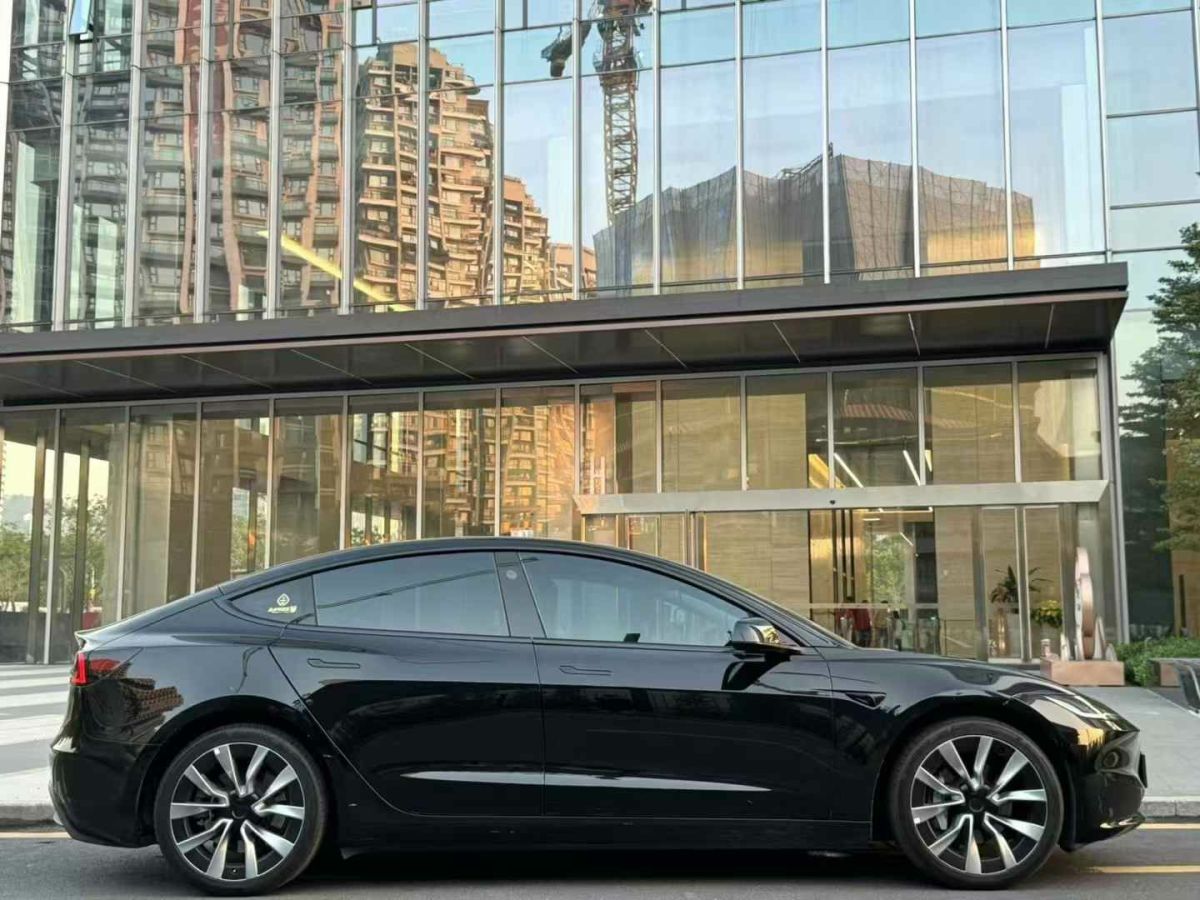 特斯拉 Model S  2023款 三電機全輪驅(qū)動 Plaid版圖片