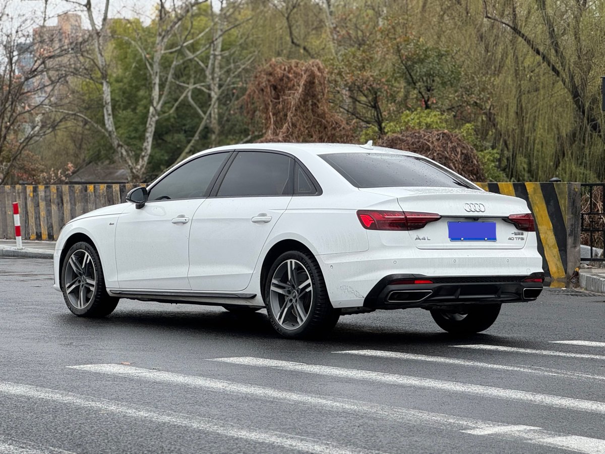 奧迪 奧迪A4L  2022款 40 TFSI 豪華動感型圖片