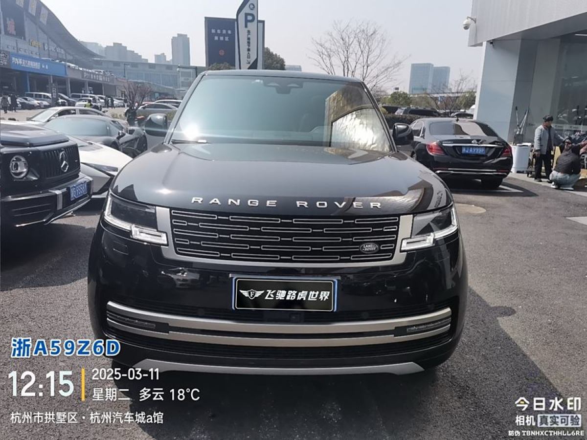 路虎 攬勝  2024款 3.0 L6 400PS 盛世加長(zhǎng)版 七座圖片