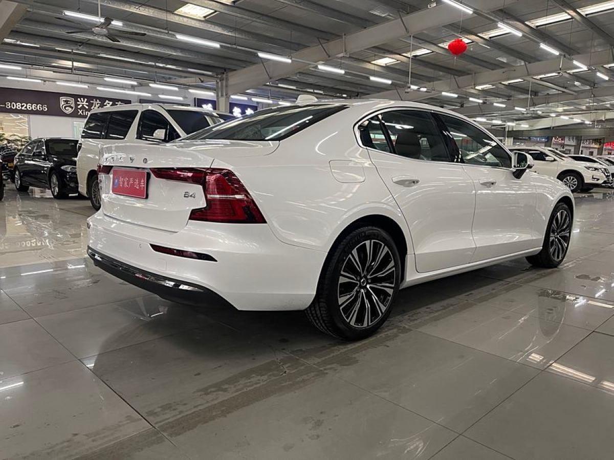 沃爾沃 S60L  2024款 B4 智遠(yuǎn)豪華版圖片