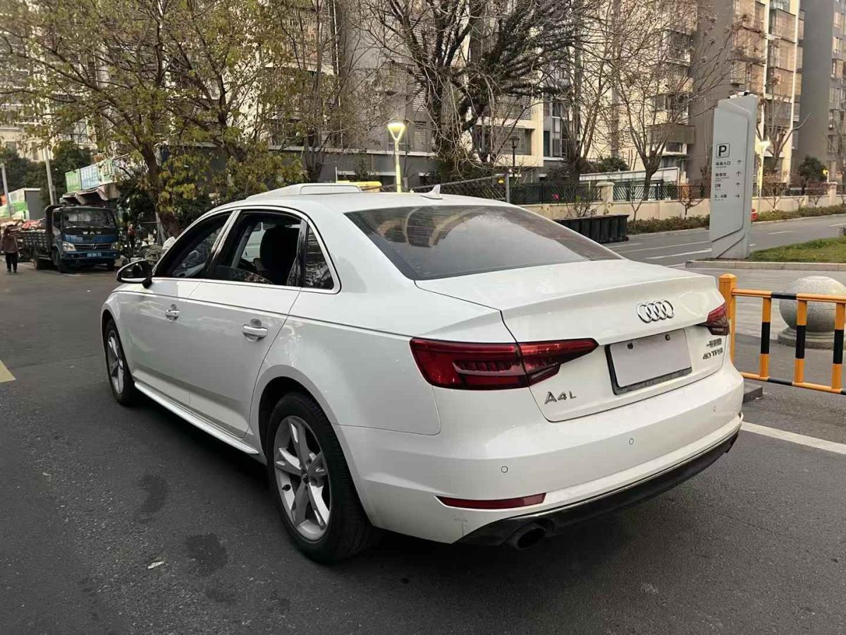 奧迪 奧迪A4L  2017款 A4L 40TFSI 時尚型圖片