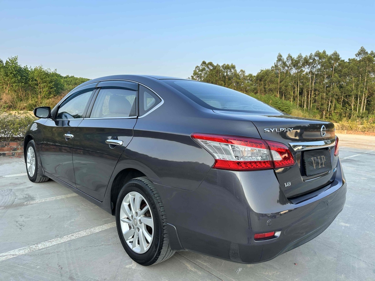 日產(chǎn) 軒逸  2012款 1.8XL CVT豪華版圖片