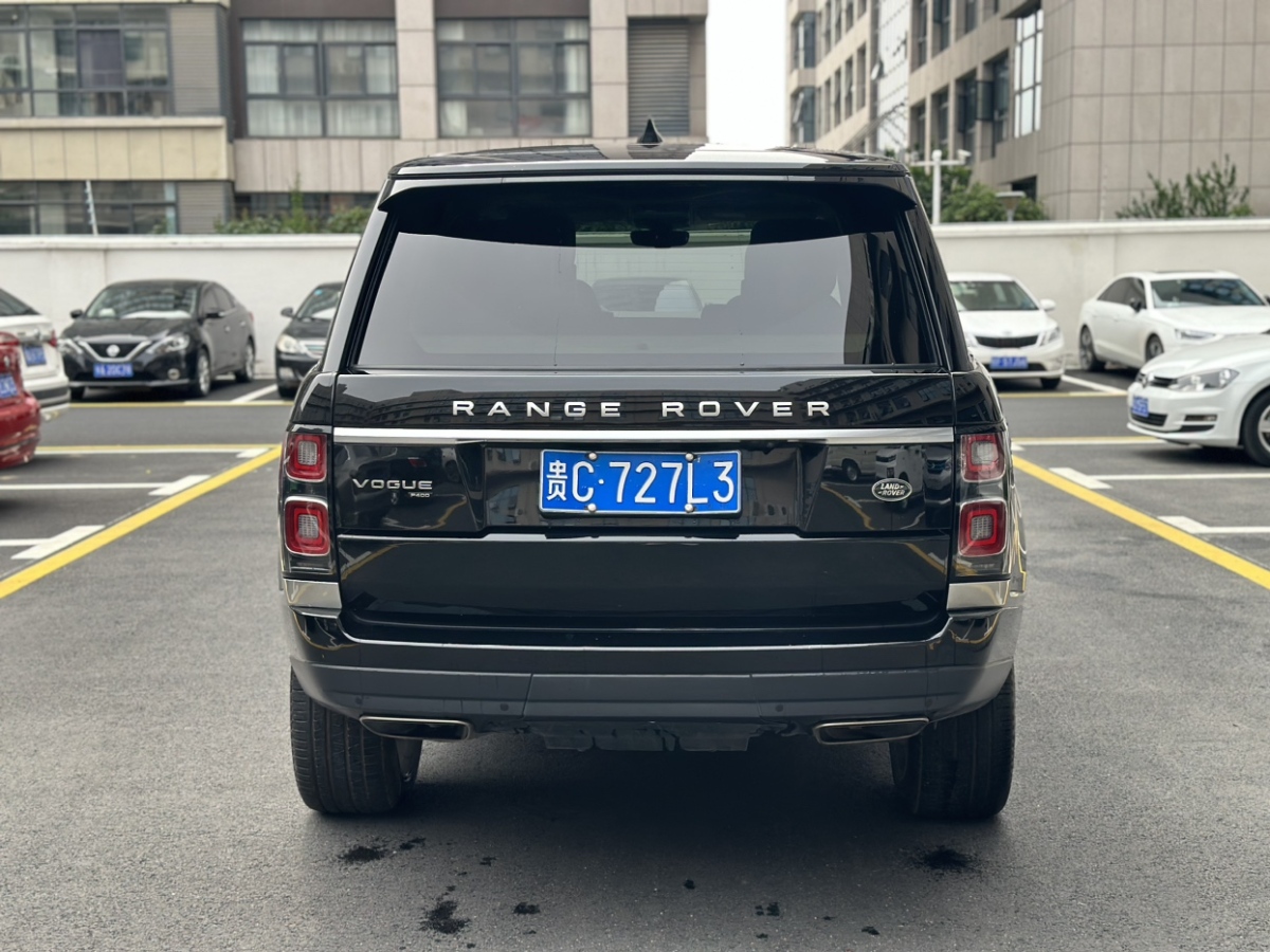 路虎 揽胜  2021款 3.0 L6 传世加长经典版图片