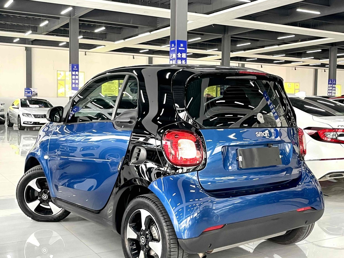 2018年5月smart fortwo  2018款 1.0L 52千瓦硬頂靈動(dòng)版