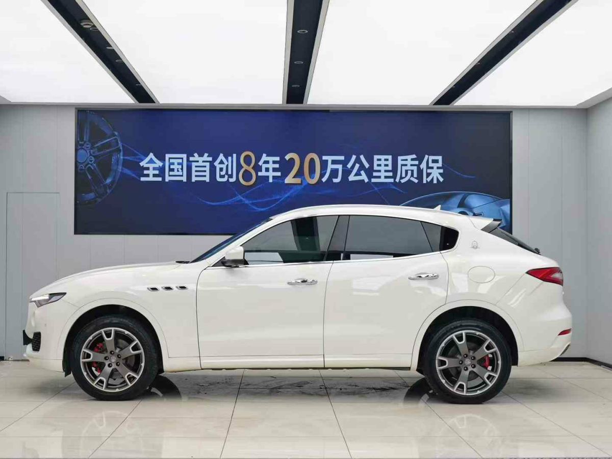 瑪莎拉蒂 Levante  2018款 3.0T 430Hp 豪華杰尼亞版圖片