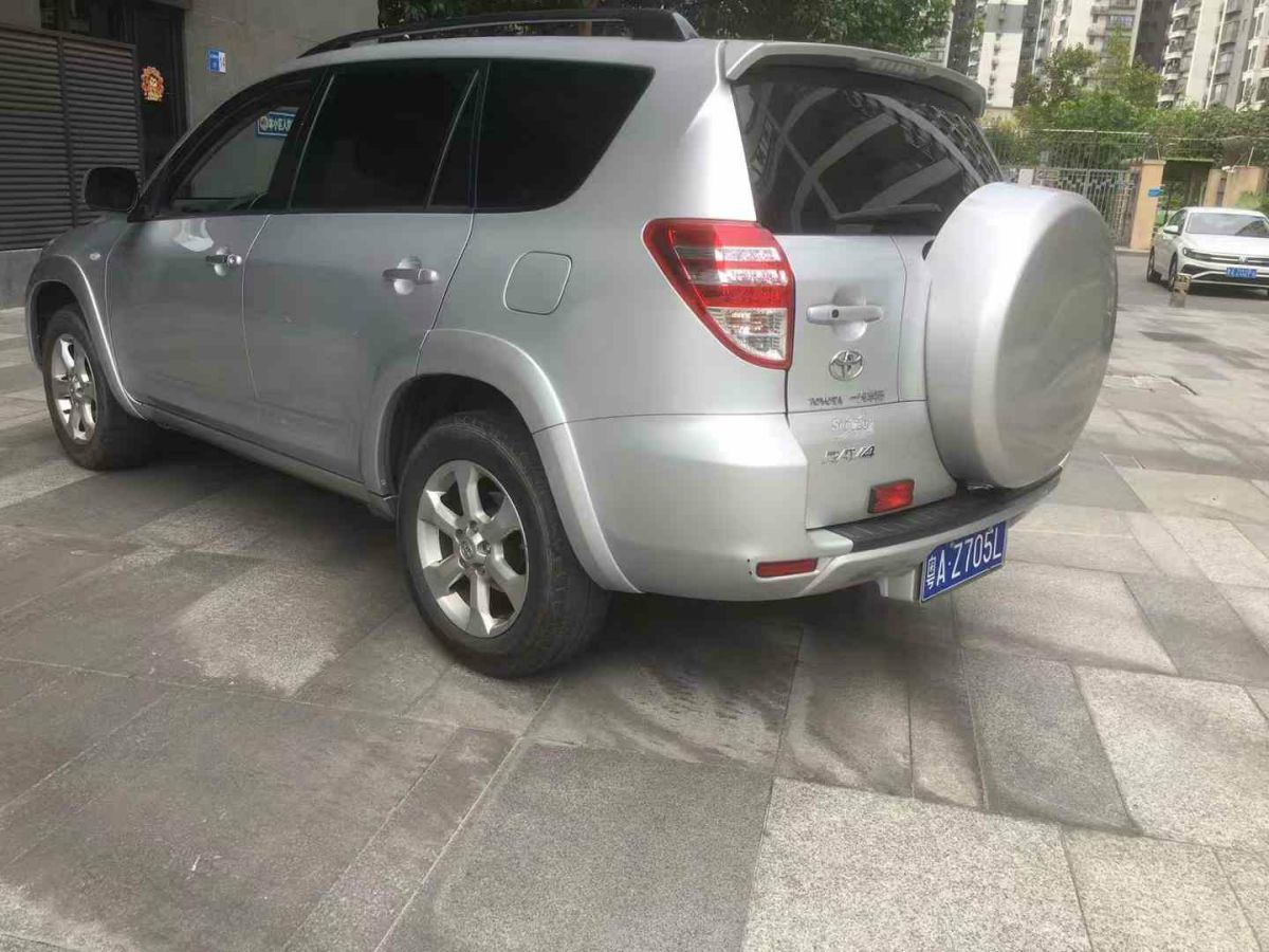 2010年1月豐田 RAV4榮放  2010款 2.0L 自動(dòng)豪華升級(jí)版