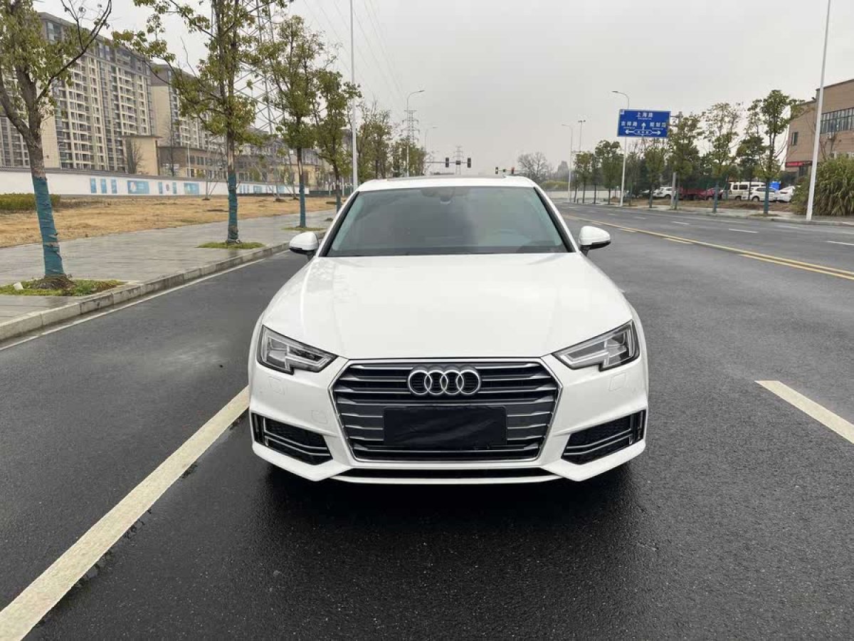 奧迪 奧迪A4L  2018款 30周年年型 40 TFSI 時(shí)尚型圖片