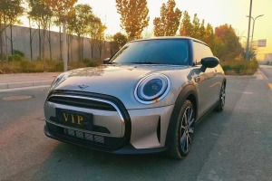 MINI MINI 改款 1.5T COOPER 藝術(shù)家