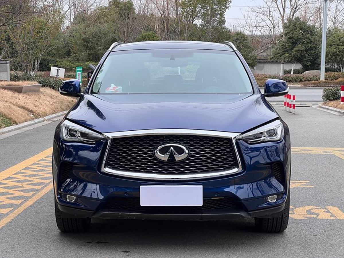 英菲尼迪 QX50  2018款 2.0T 兩驅(qū)時尚版圖片