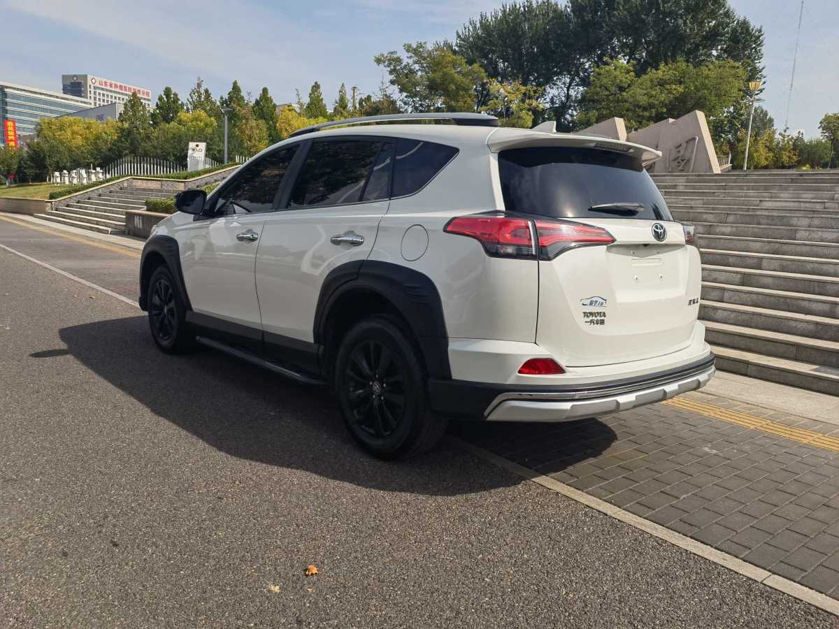 2019年10月豐田 RAV4  2018款 榮放 2.0L CVT兩驅(qū)風(fēng)尚版