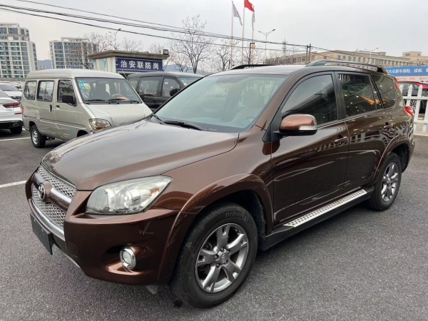 丰田 RAV4荣放  2013款 特享版 2.0L 自动经典