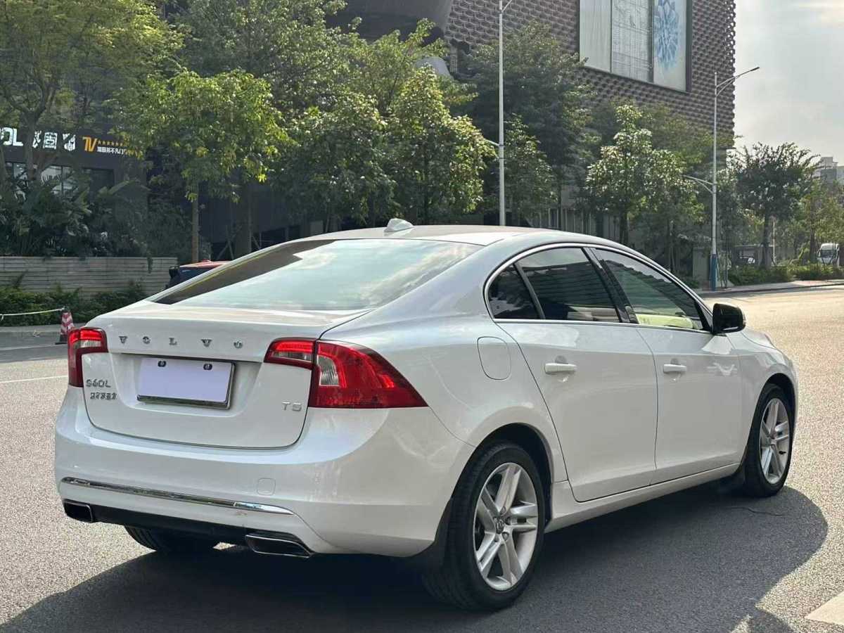 沃爾沃 S60  2016款 S60L 2.0T T5 智馭版圖片