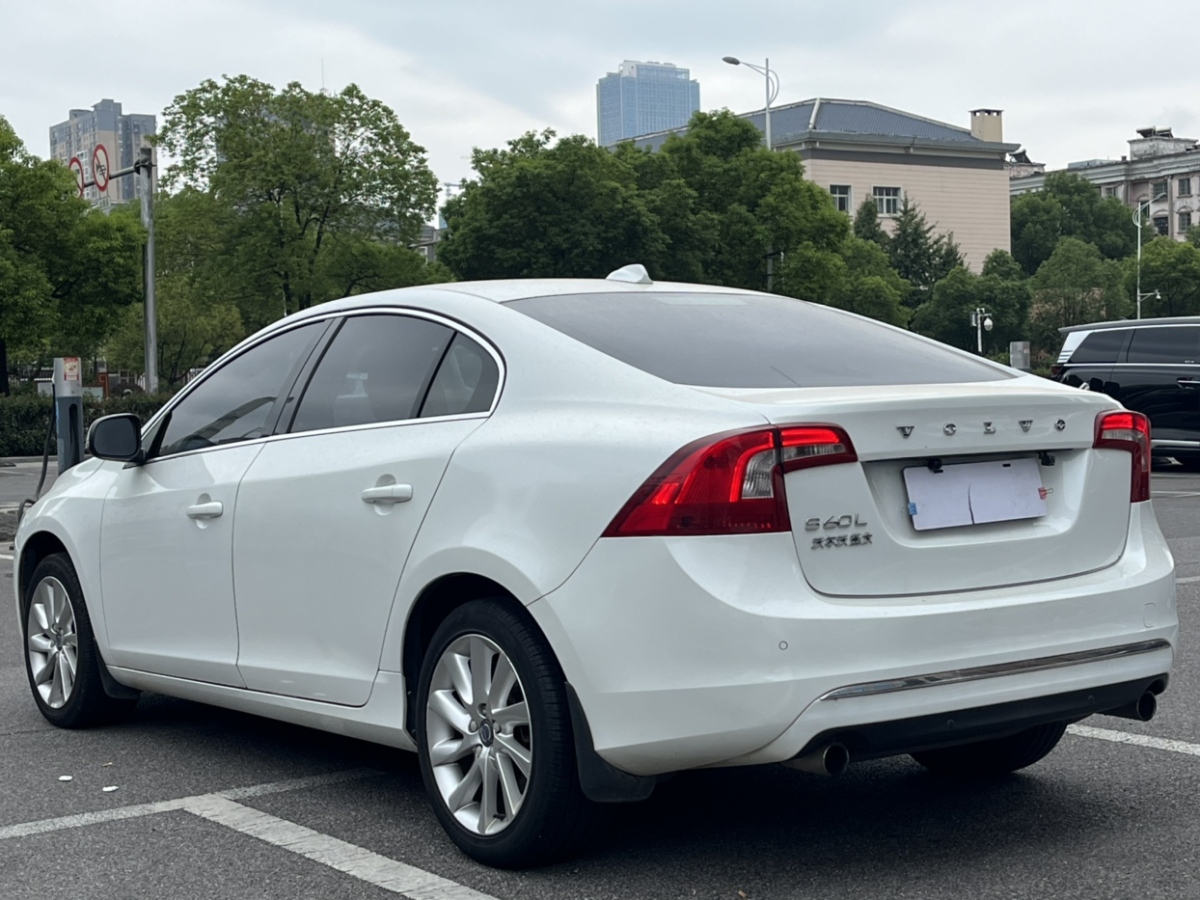 沃爾沃 S60L  2015款 2.0T 智遠(yuǎn)版圖片