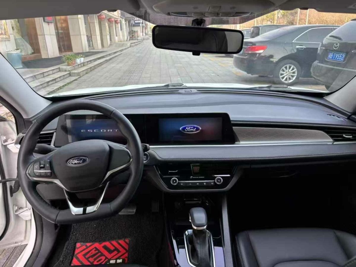 福特 福睿斯  2021款 1.5L 自動鉆石版圖片