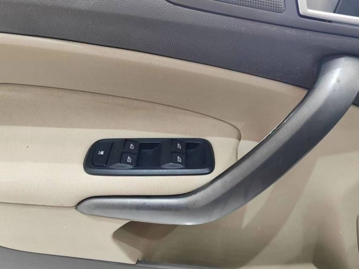 福特 嘉年华  2012款 两厢 1.5L 自动动感限量版图片