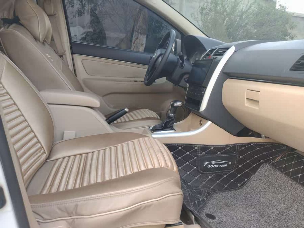 北京 北京汽車E系列  2013款 兩廂 1.5L 自動(dòng)樂天版圖片