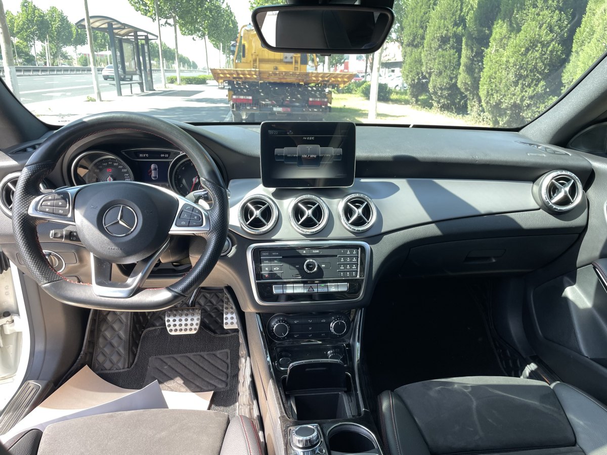 奔驰 奔驰CLA级  2018款 CLA 220 4MATIC图片