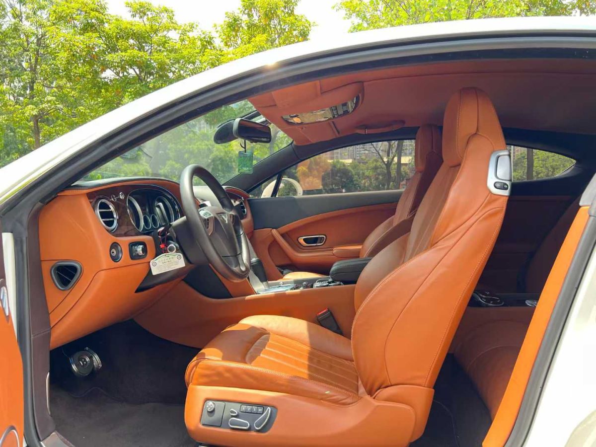 賓利 歐陸  2012款 4.0T GT V8圖片