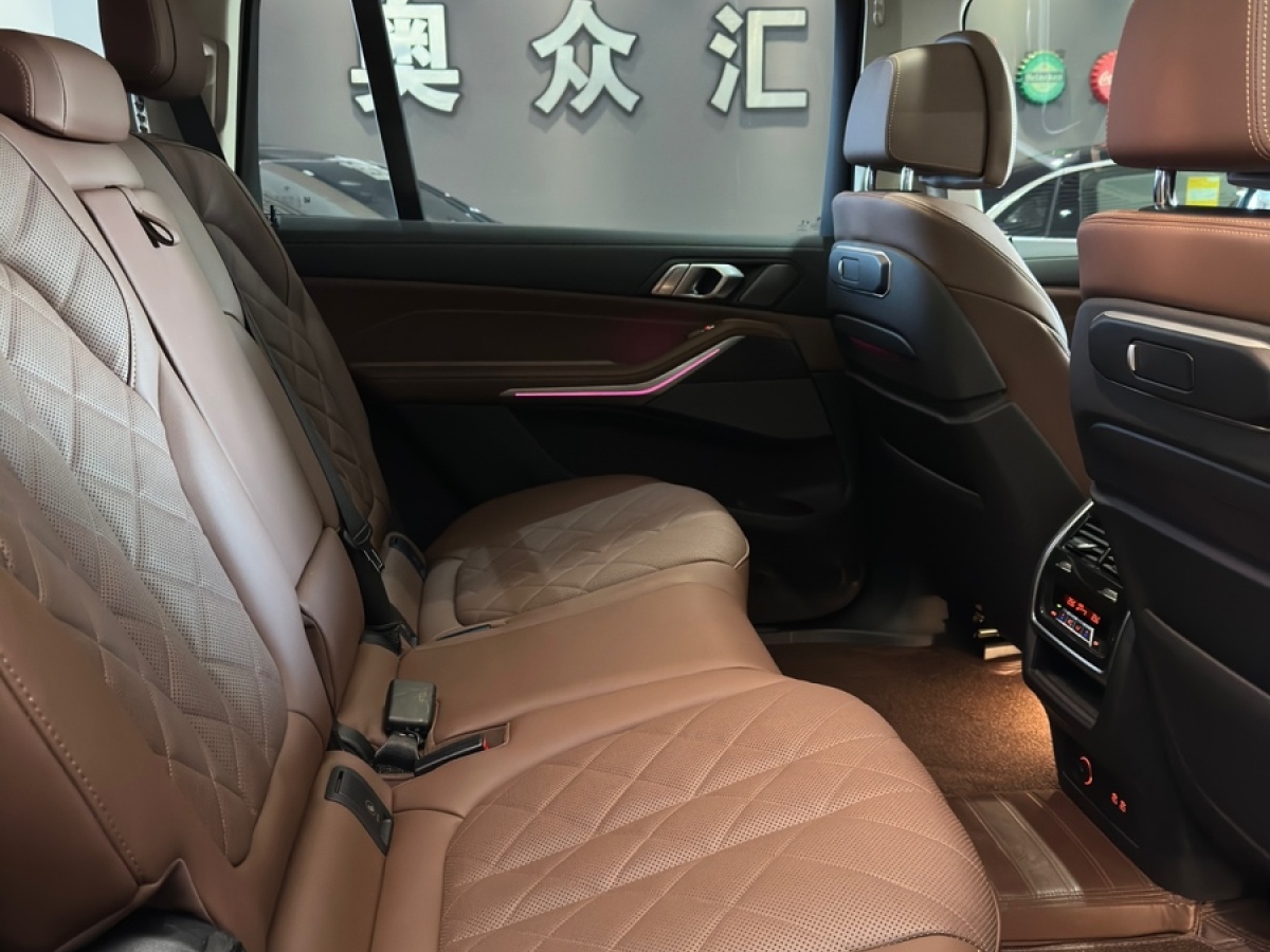 寶馬 寶馬X7  2023款 xDrive40i 領(lǐng)先型豪華套裝圖片