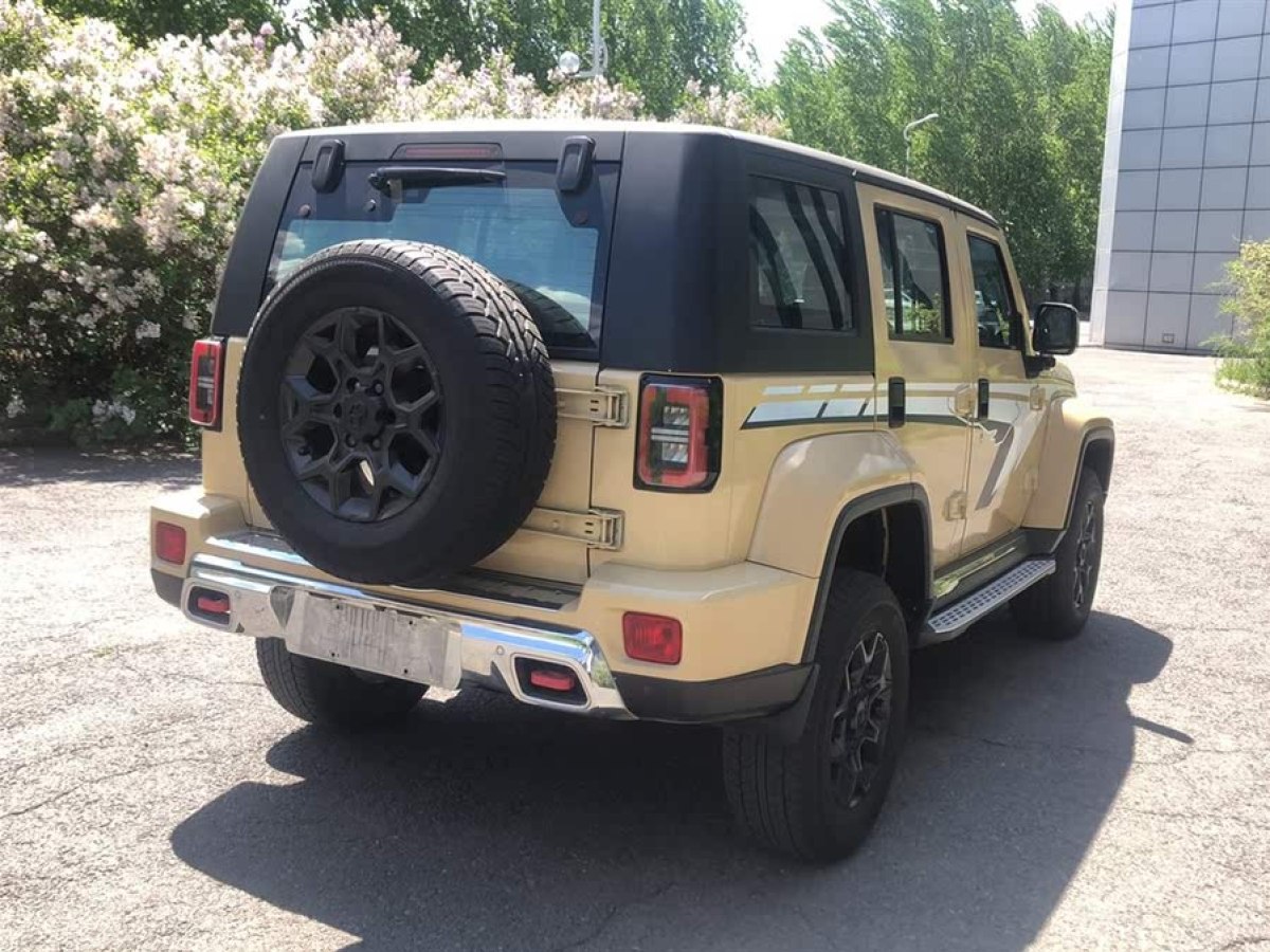 北京 BJ40  2019款  2.3T 自動四驅(qū)環(huán)塔冠軍版 國VI圖片