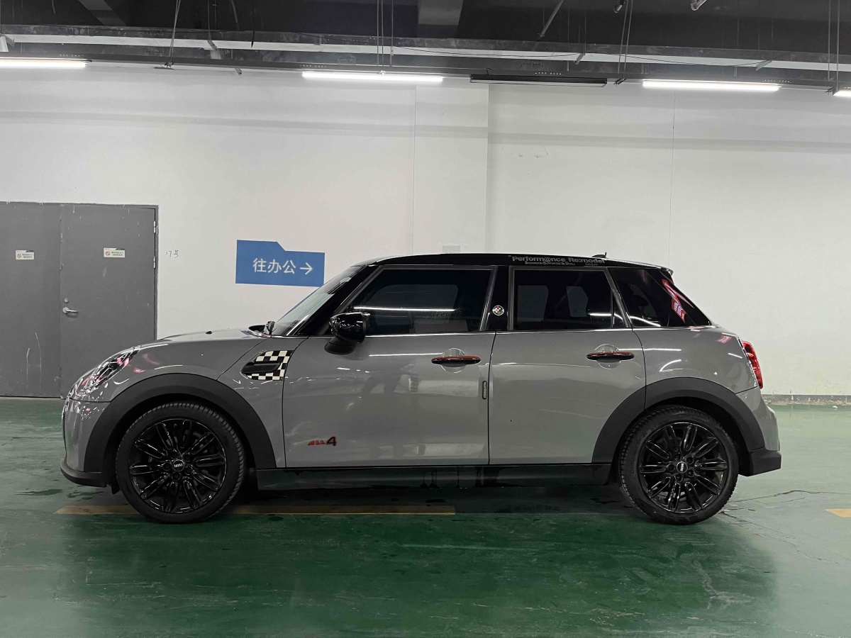 2021年5月MINI MINI  2022款 改款 1.5T COOPER 經(jīng)典派 五門(mén)版