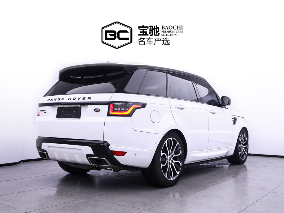 路虎 揽胜运动版  2021款 3.0 L6 耀黑版图片