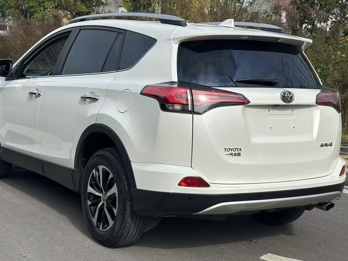 豐田 RAV4  2019款 榮放 2.0L CVT兩驅(qū)智尚版圖片