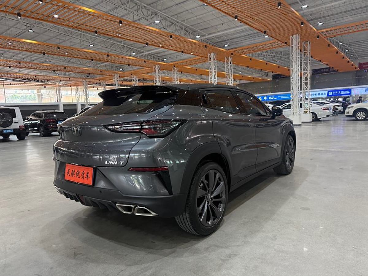 長(zhǎng)安 UNI-T  2020款 1.5T 尊貴型圖片