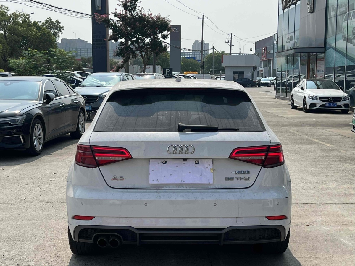 奧迪 奧迪A3  2017款 Sportback 35 TFSI 時(shí)尚型圖片