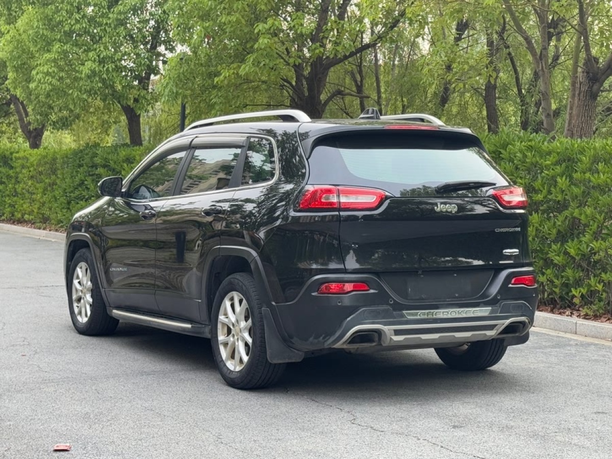 Jeep 自由光  2016款 2.4L 領(lǐng)先版圖片