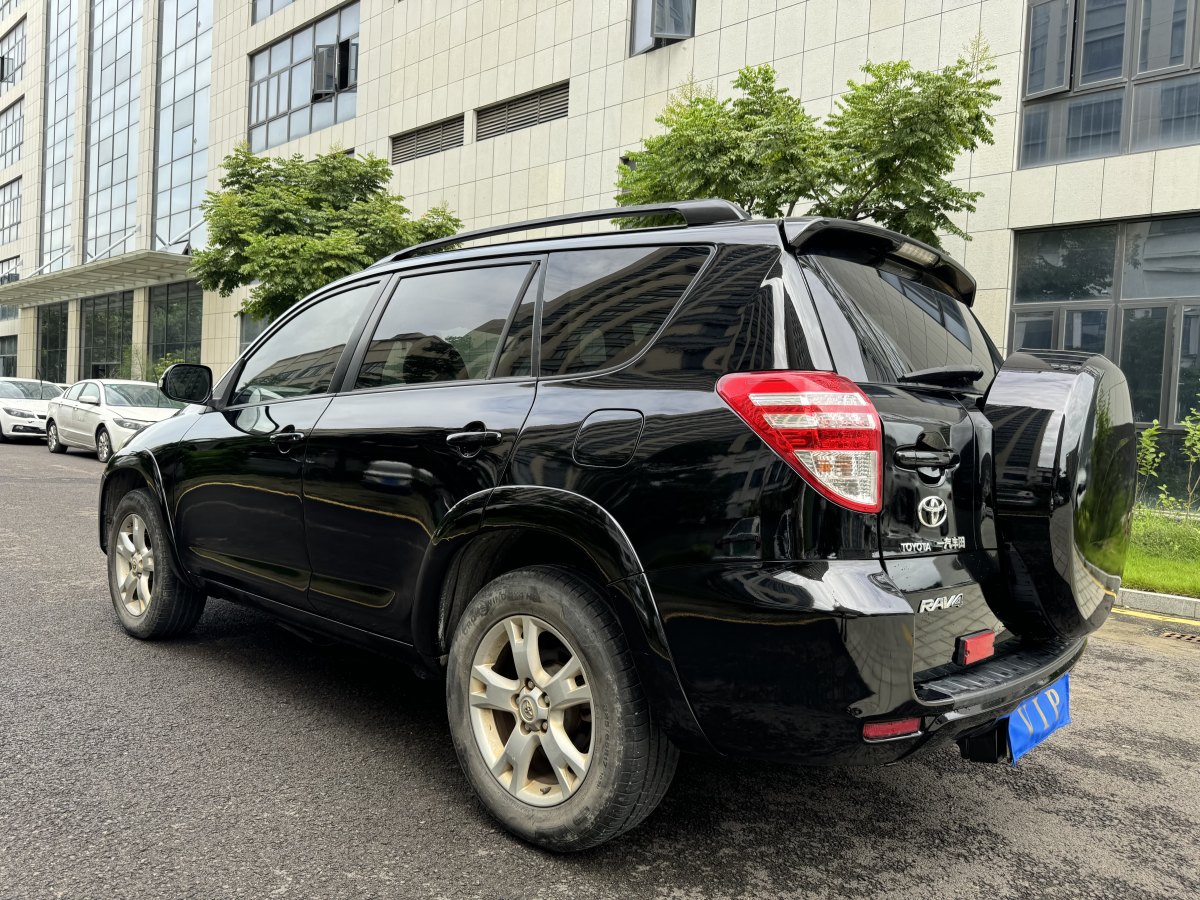 豐田 RAV4  2018款 榮放 2.0L CVT四驅(qū)新銳版圖片