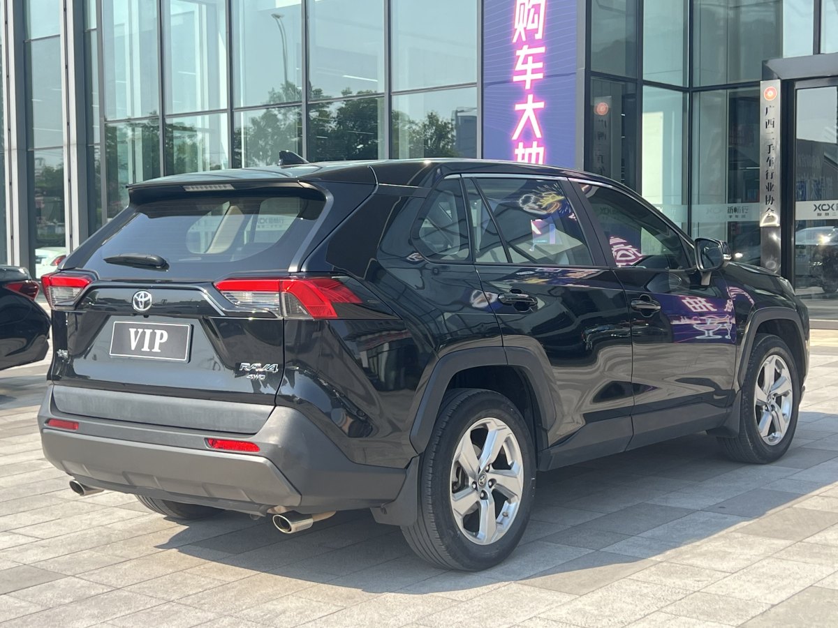 2020年3月豐田 RAV4  2018款 榮放 2.0L CVT兩驅(qū)風尚版