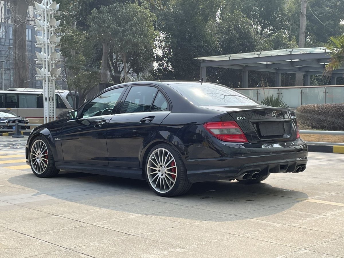 奔馳 奔馳C級(jí)AMG  2010款 AMG C 63 高性能版圖片