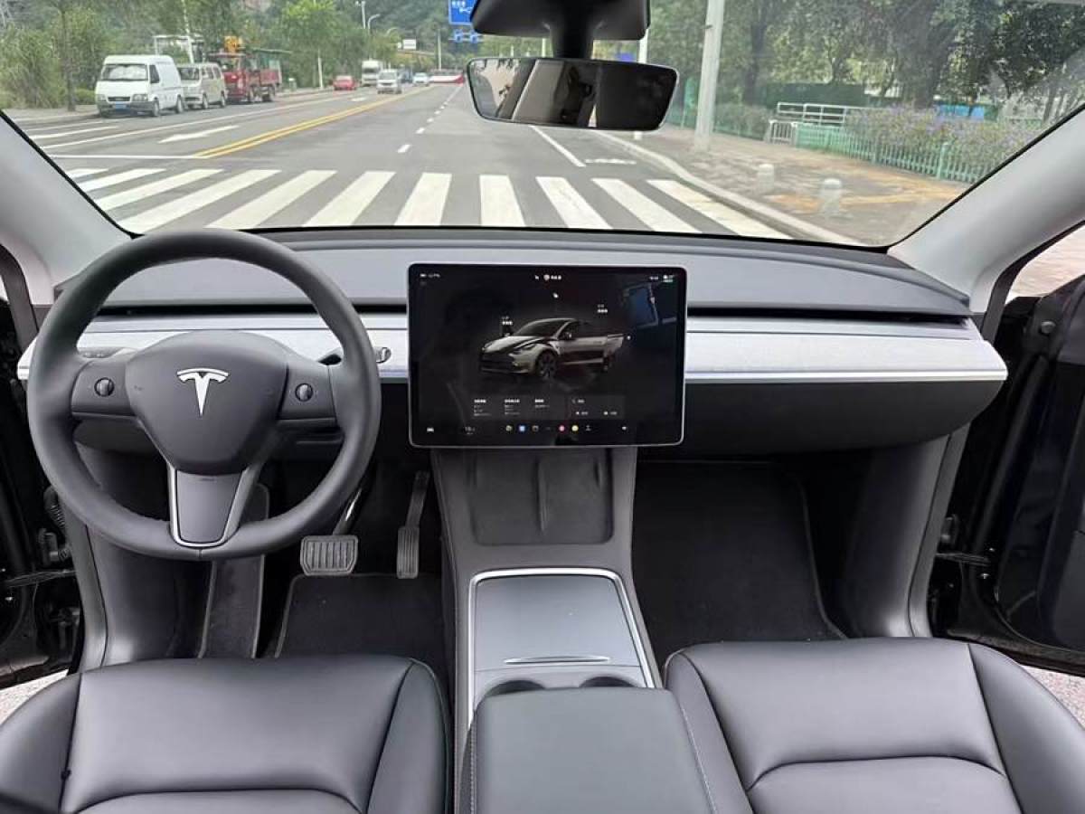 特斯拉 Model 3  2023款 煥新版 后輪驅(qū)動(dòng)圖片