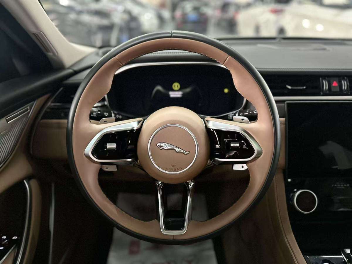 捷豹 XFL  2024款 2.0T P250 兩驅(qū)尊享豪華版圖片