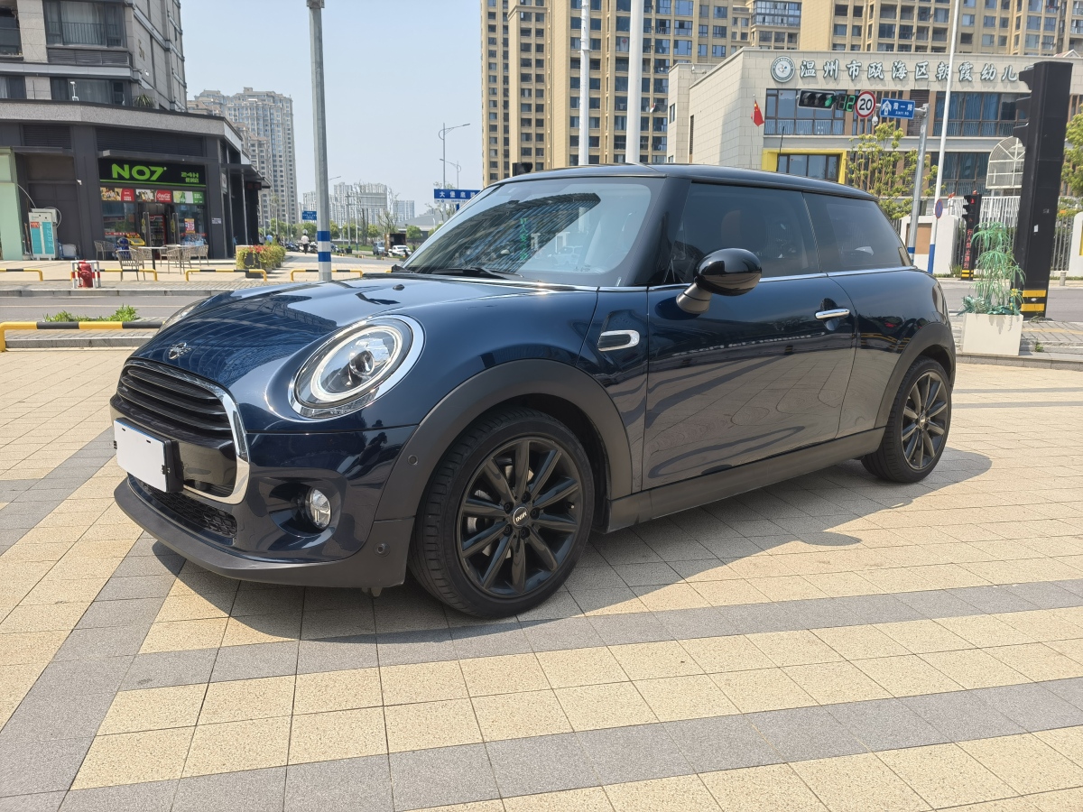 2019年1月MINI COUNTRYMAN  2018款 1.5T COOPER 艺术家